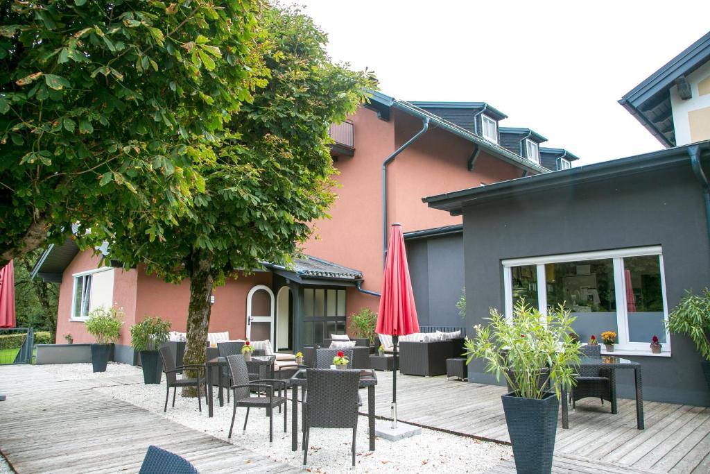 Hotel Seebrunn Am Wallersee เฮนน์ดอร์ฟ อัม วัลลาร์ซี ภายนอก รูปภาพ