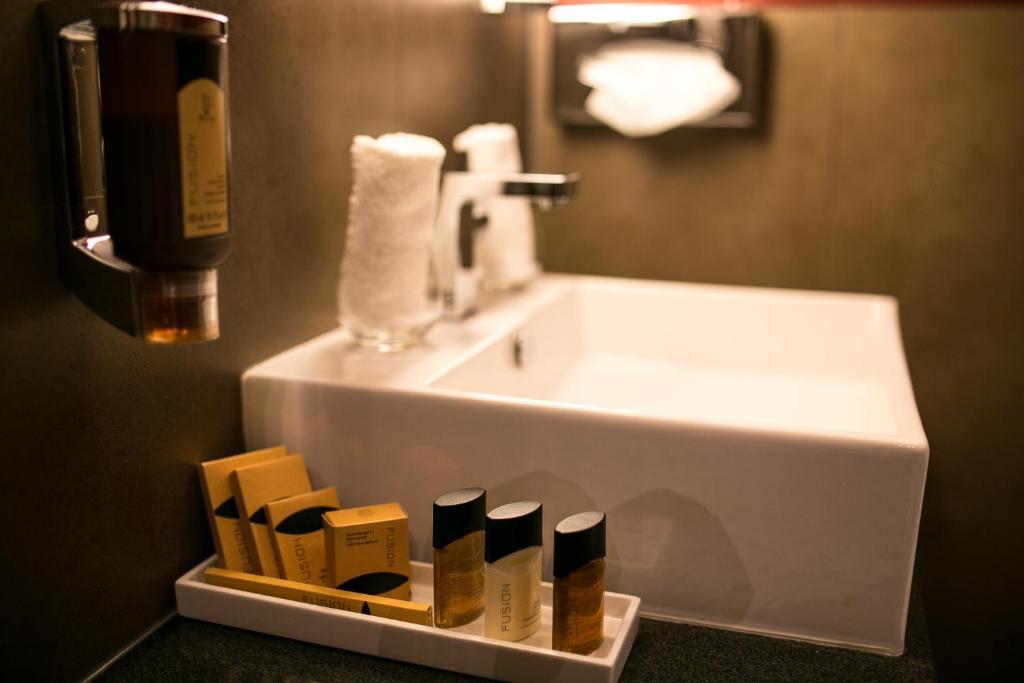 Hotel Seebrunn Am Wallersee เฮนน์ดอร์ฟ อัม วัลลาร์ซี ภายนอก รูปภาพ