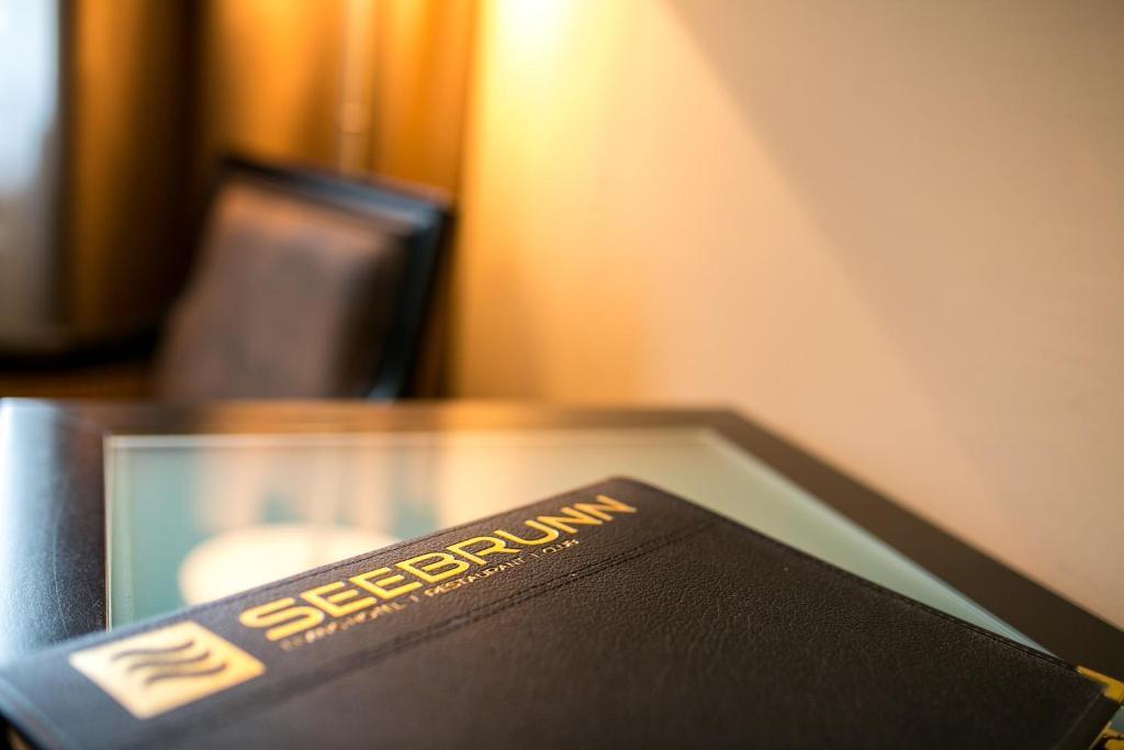 Hotel Seebrunn Am Wallersee เฮนน์ดอร์ฟ อัม วัลลาร์ซี ภายนอก รูปภาพ